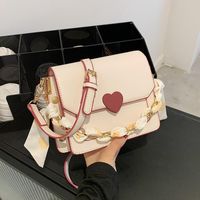 Women's Small Pu Leather Heart Shape Streetwear Magnetic Buckle Crossbody Bag main image video