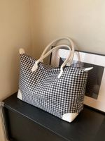 Women's Pu Leather Plaid Classic Style Zipper Duffel Bag main image 4