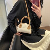 Women's Pu Leather Color Block Streetwear Sewing Thread Zipper Handbag main image 4
