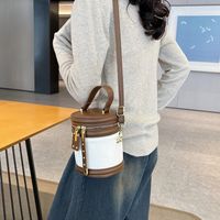 Women's Pu Leather Color Block Classic Style Sewing Thread Zipper Crossbody Bag sku image 1
