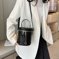 Women's Pu Leather Color Block Classic Style Sewing Thread Zipper Crossbody Bag sku image 2