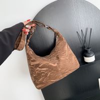Women's Pu Leather Solid Color Vintage Style Zipper Shoulder Bag Crossbody Bag main image 4