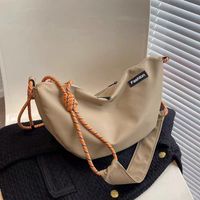 Women's Medium Nylon Solid Color Classic Style Zipper Cloud Shape Bag main image 4