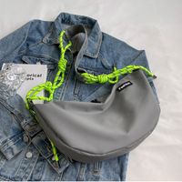 Women's Medium Nylon Solid Color Classic Style Zipper Cloud Shape Bag sku image 3