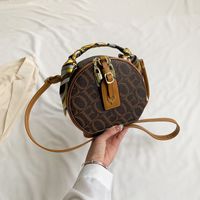 Women's Small Pu Leather Geometric Vintage Style Round Zipper Messenger Bag sku image 1