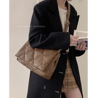 Women's Medium Pu Leather Solid Color Classic Style Flip Cover Shoulder Bag main image 4