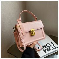 Women's Medium Pu Leather Solid Color Classic Style Lock Clasp Handbag sku image 3