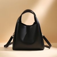 Women's Medium Pu Leather Solid Color Classic Style Magnetic Buckle Bucket Bag sku image 3