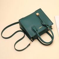 Women's Medium Pu Leather Solid Color Vintage Style Zipper Handbag main image 5