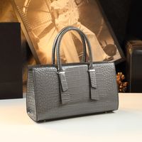 Women's Medium Pu Leather Solid Color Fashion Zipper Handbag main image 1
