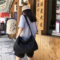 Women's Medium Nylon Canvas Solid Color Basic Zipper Shoulder Bag main image 4