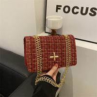Women's Woolen Solid Color Classic Style Flip Cover Crossbody Bag main image 2
