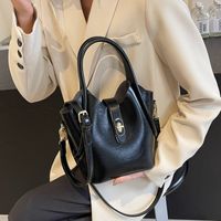 Women's Pu Leather Solid Color Vintage Style Sewing Thread Lock Clasp Bucket Bag main image 6