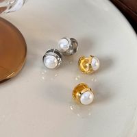 1 Paar Lässig Unternehmen Einfacher Stil Einfarbig Überzug Inlay Kupfer Künstliche Perlen Weißgold Plattiert Vergoldet Ohrclips main image 4