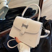 Women's Small Pu Leather Solid Color Basic Magnetic Buckle Handbag main image 1