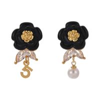 1 Paire Style Simple Style Classique Fleur Placage Incruster Le Cuivre Zircon Plaqué Or Boucles D'oreilles main image 8