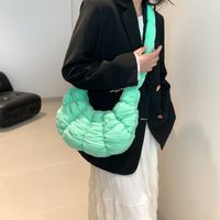 Women's Medium Nylon Solid Color Streetwear Zipper Cloud Shape Bag sku image 11