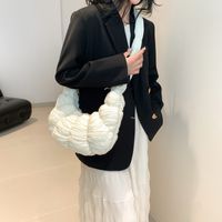 Women's Medium Nylon Solid Color Streetwear Zipper Cloud Shape Bag sku image 10