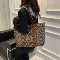 Women's Large Pu Leather Leopard Vintage Style Zipper Tote Bag main image 5