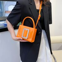 Women's Medium Pu Leather Solid Color Classic Style Zipper Handbag main image 5