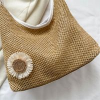 Women's Large Straw Flower Vacation Magnetic Buckle Underarm Bag main image 5