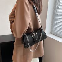 Women's Small Pu Leather Solid Color Vintage Style Magnetic Buckle Shoulder Bag main image 2