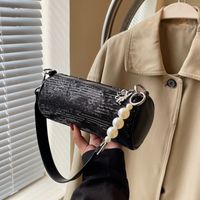 Women's Pu Leather Solid Color Classic Style Sequins Zipper Shoulder Bag main image 5