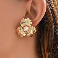 1 Pair Elegant French Style Flower Iron Ear Studs main image 3