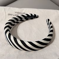 Women's Elegant Modern Style Stripe Knot Cloth Metal Printing Hair Band sku image 1