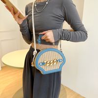 Women's Medium Pu Leather Straw Solid Color Vacation Shell Lock Clasp Handbag main image 4