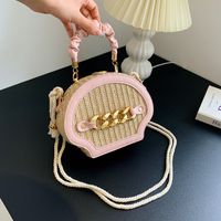 Women's Medium Pu Leather Straw Solid Color Vacation Shell Lock Clasp Handbag sku image 2