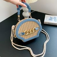 Women's Medium Pu Leather Straw Solid Color Vacation Shell Lock Clasp Handbag sku image 5