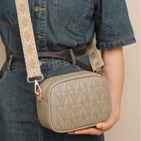 Frau Alle Jahreszeiten Leder Einfarbig Vintage-stil Quadrat Reißverschluss Quadratische Tasche main image 3