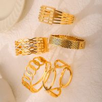 Acero Titanio Chapados en oro de 18k Casual Elegante Estilo Simple Ahuecar Embutido Color Sólido Diamantes De Imitación Brazalete main image 3