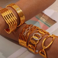 Titanium Steel 18K Gold Plated Casual Elegant Simple Style Hollow Out Inlay Solid Color Rhinestones Bangle main image 6