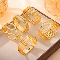 Titanium Steel 18K Gold Plated Casual Elegant Simple Style Hollow Out Inlay Solid Color Rhinestones Bangle main image 7