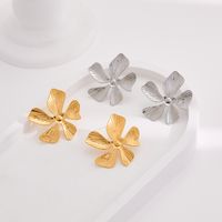 1 Pair Cute Luxurious Flower Plating 304 Stainless Steel 18K Gold Plated Ear Studs main image 1