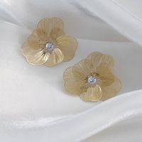 1 Paire Style Simple Style Classique Fleur Incruster Le Cuivre Strass Boucles D'Oreilles main image 4
