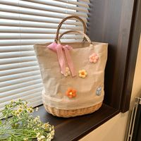 Women's Large Straw Solid Color Flower Bow Knot Vacation Beach Weave Bucket Open Handbag Straw Bag main image 3