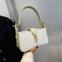 Women's Medium Pu Leather Solid Color Classic Style Streetwear Lock Clasp Shoulder Bag Crossbody Bag main image 1
