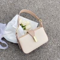 Women's Medium Pu Leather Solid Color Classic Style Streetwear Lock Clasp Shoulder Bag Crossbody Bag main image 3