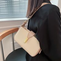 Women's Medium Pu Leather Solid Color Classic Style Streetwear Lock Clasp Shoulder Bag Crossbody Bag main image 4