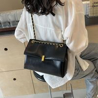 Women's Medium Pu Leather Solid Color Vintage Style Streetwear Square Lock Clasp Shoulder Bag Crossbody Bag main image 3