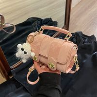 Women's Medium Pu Leather Solid Color Classic Style Streetwear Square Lock Clasp Shoulder Bag Crossbody Bag main image video
