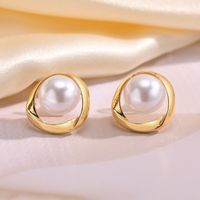 1 Pair Simple Style Geometric Inlay Copper Alloy Artificial Pearls 18K Gold Plated Ear Studs main image 5