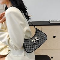 Frau Mittel Pu-Leder Einfarbig Bogenknoten Elegant Klassischer Stil Strass Kissenform Reißverschluss Achseltasche main image 6