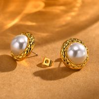 1 Pair Simple Style Geometric Inlay Copper Alloy Artificial Pearls 18K Gold Plated Ear Studs main image 6