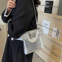Women's Medium Pu Leather Solid Color Bow Knot Classic Style Pearls Square Magnetic Buckle Crossbody Bag main image 4