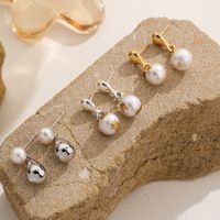 1 Pair Elegant Round Water Droplets Inlay Copper Freshwater Pearl 18K Gold Plated Silver Plated Drop Earrings main image 3