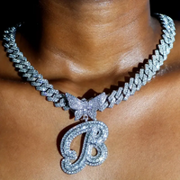 Hip Hop Letra Mariposa Aleación De Zinc Embutido Diamantes De Imitación Unisexo Collar Colgante main image 1